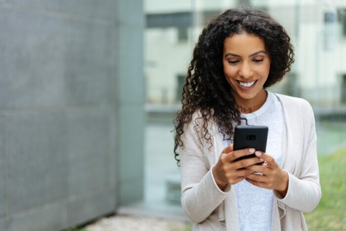 A new immigrant using a phone app.